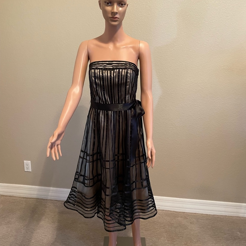 JS Collections mid length sleeveless black & cream dress